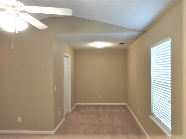 Building Photo - 47 Willow Lakes Dr