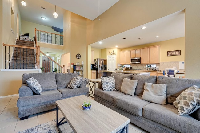 Building Photo - 5517 Crimson Oaks Dr