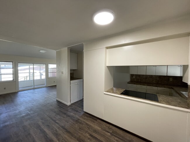 Building Photo - 2704 Charlotte St