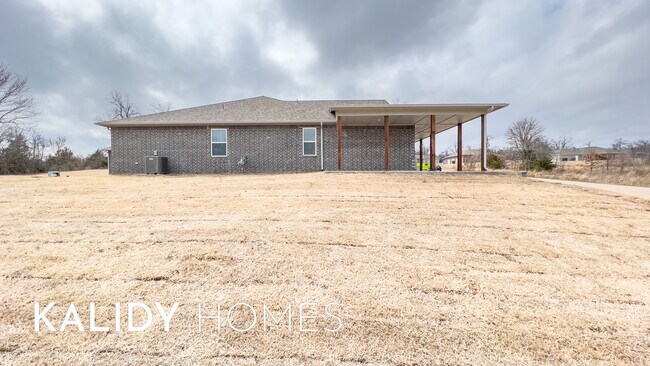 Building Photo - 17636 Salma Rd