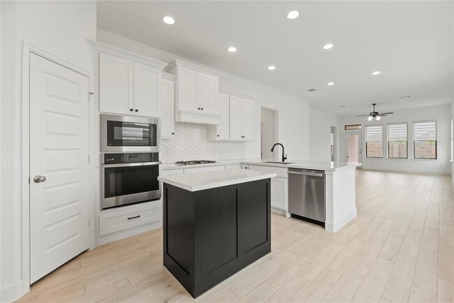 Building Photo - 29411 Mesquite Oaks Dr