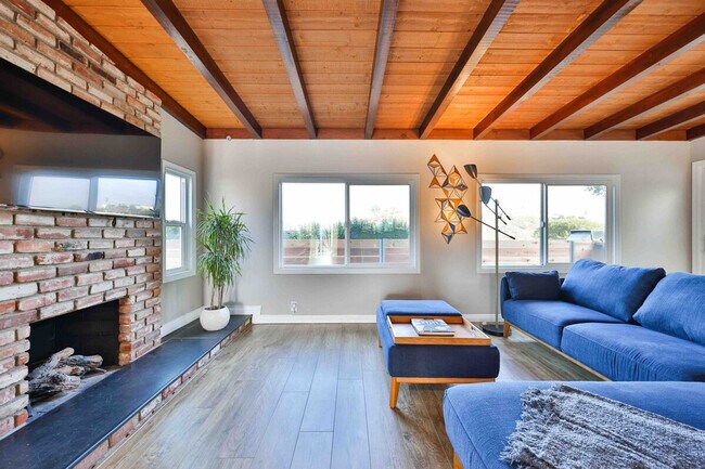 Building Photo - 6421 Carthage St