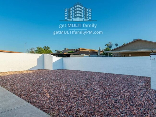 Building Photo - 515 W Pebble Beach Dr