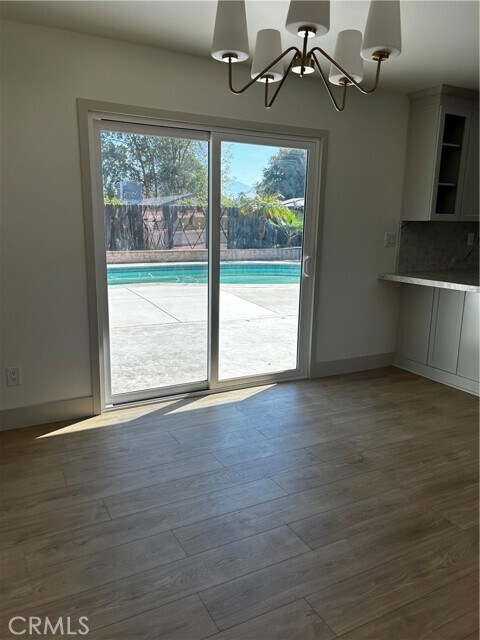 Building Photo - 717 Serpentine Dr