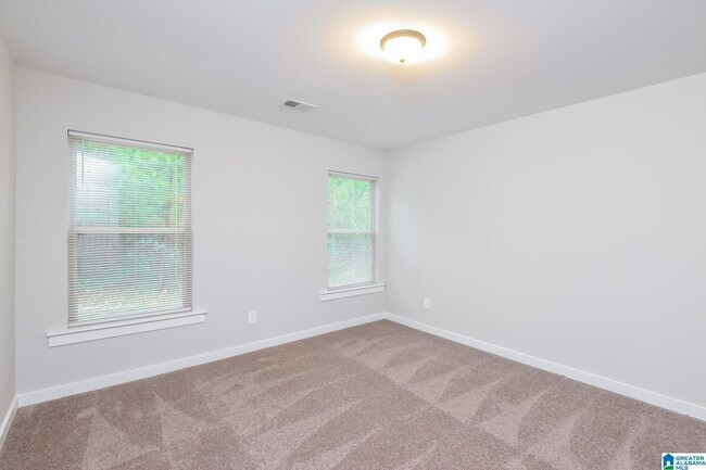 Building Photo - 865 Maple Trce