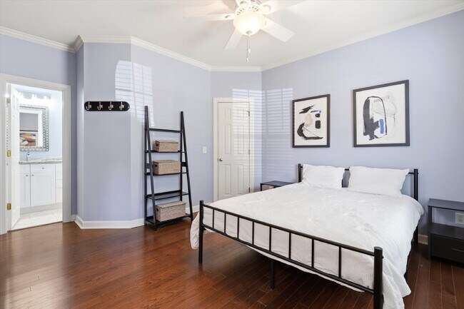 Building Photo - "Charming Fully Furnished 2-Bed Condo with & Granite Countertops in Charleston – 1320 Sq Ft of Co...
