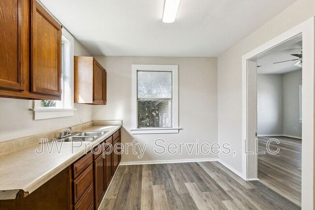Building Photo - 4200-4202 5th St