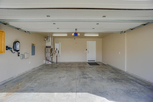 Building Photo - BEAUIFUL RAMBLER IN SOUTHVIEW HEIGHTS