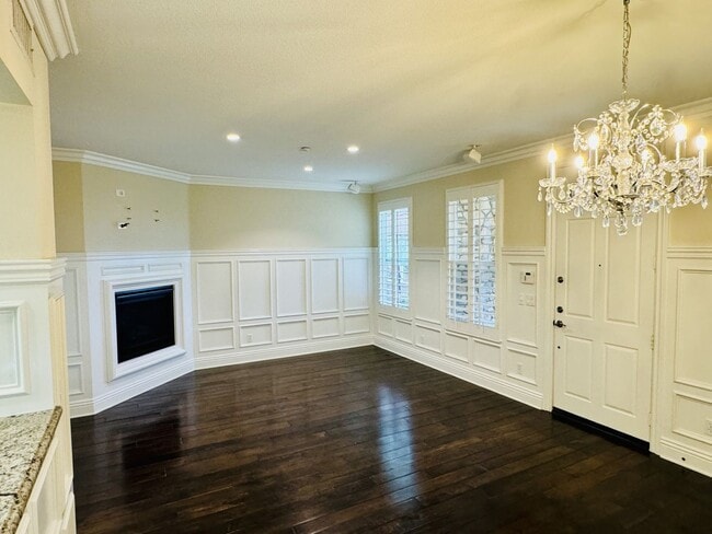 Building Photo - $3995.00 / 1600 sq.ft - 3 bdrm/2.5 bth Van...