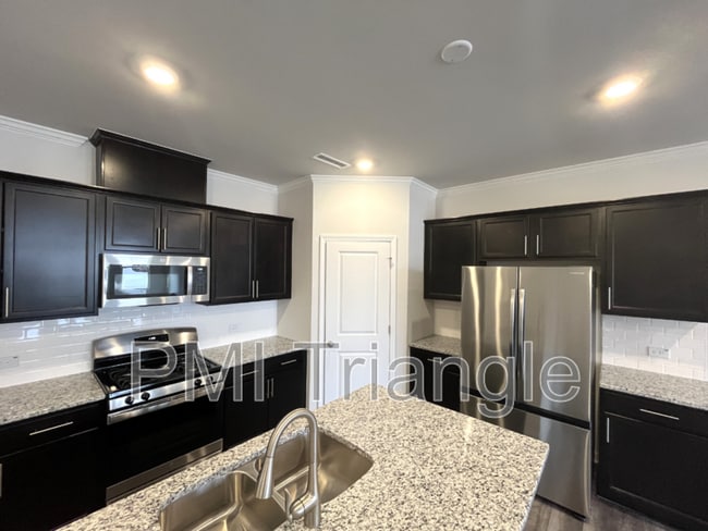 Building Photo - 1615 Singing Bird Trl