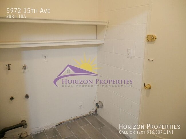 Building Photo - 5972 15th Ave