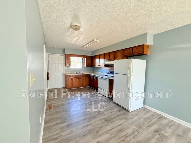 Building Photo - 2701 NW Georgetown Dr