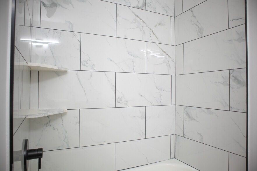 Building Photo - 350 Aoloa St