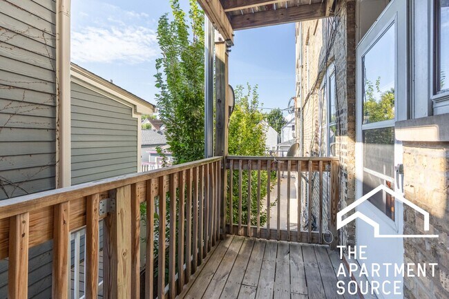 Building Photo - 3126.5 North Spaulding Ave. Unit 1E