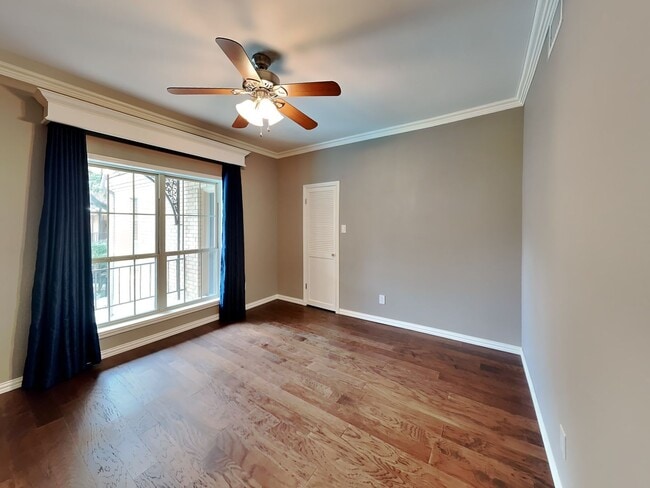 Building Photo - Captivating Condo in the Royale Orleans Ea...