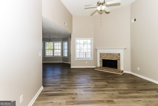 Building Photo - 170 Charleston Pl