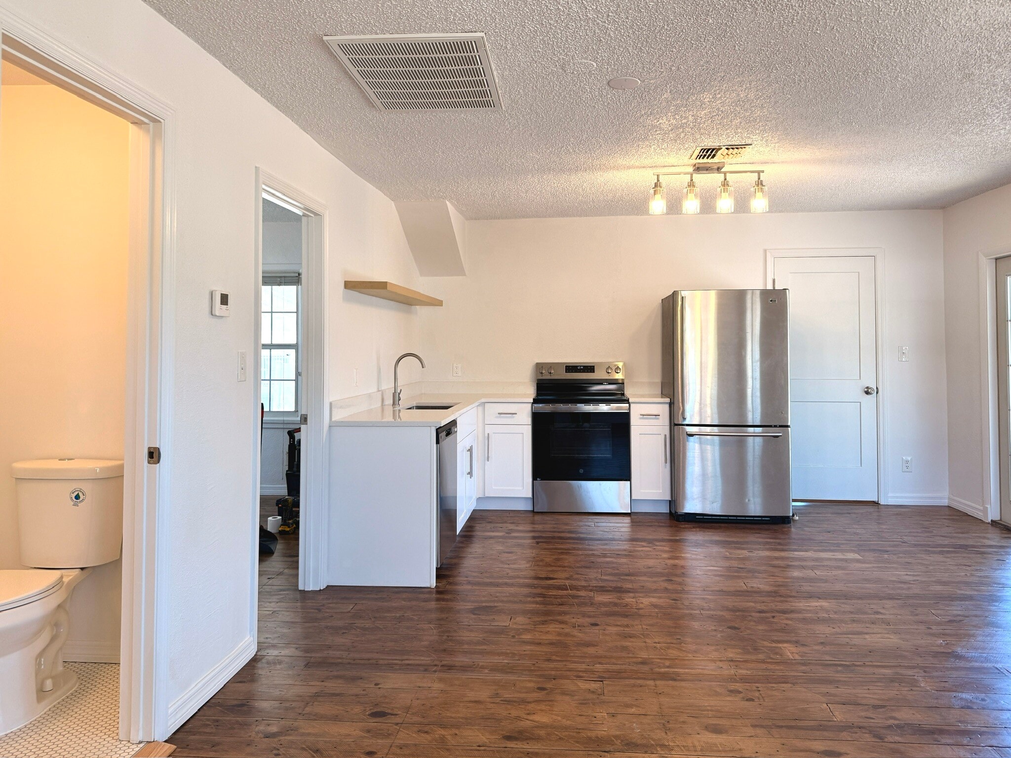 Building Photo - 7220 1st Ave N