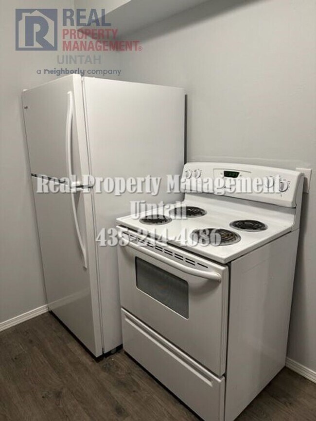 Building Photo - Cute 1-to-2-bedroom apartment.  MOVE IN SPECIAL!!!! $300 OFF FIRST MONTHS RENT WHEN YOU SIGN A 12...