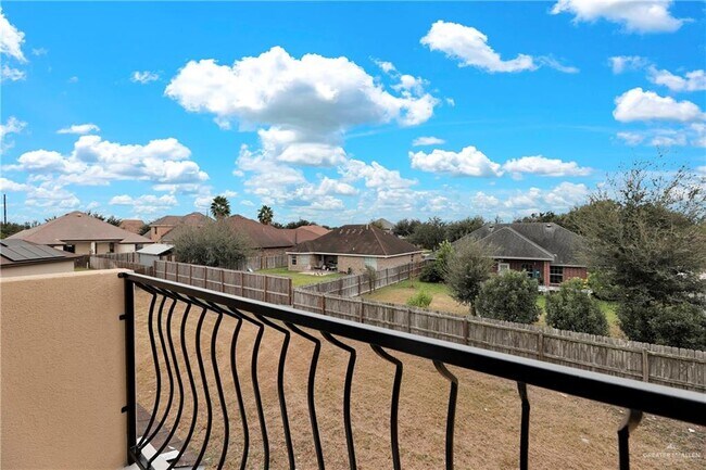 Building Photo - 25 Lerma Dr