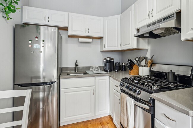 Building Photo - 28 Pinckney St