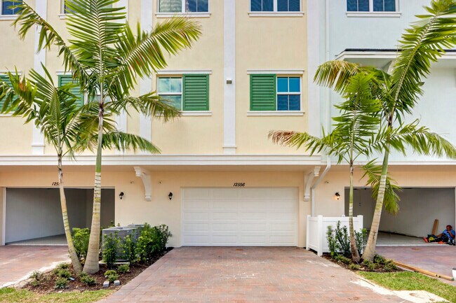 Building Photo - 12556 Gross Pointe Dr