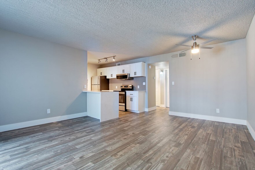 Riverside Tempe, AZ Apartment Finder