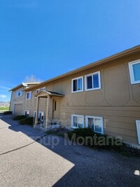 Building Photo - 913 Pattee Creek Dr
