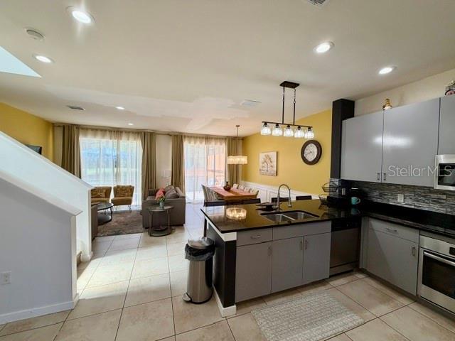 Building Photo - 5758 Lesabre Dr