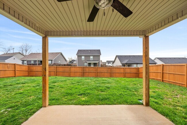 Building Photo - 3 Bed 2 1/2 Bath Pet Friendly Home For Rent!