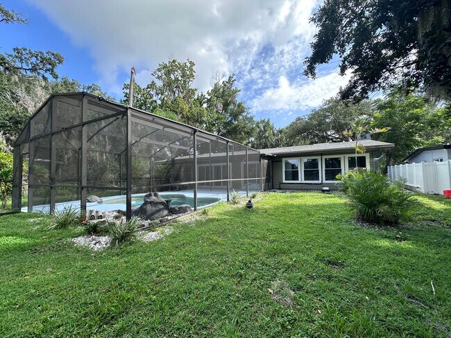 Building Photo - 5400 Lake Jessamine Dr