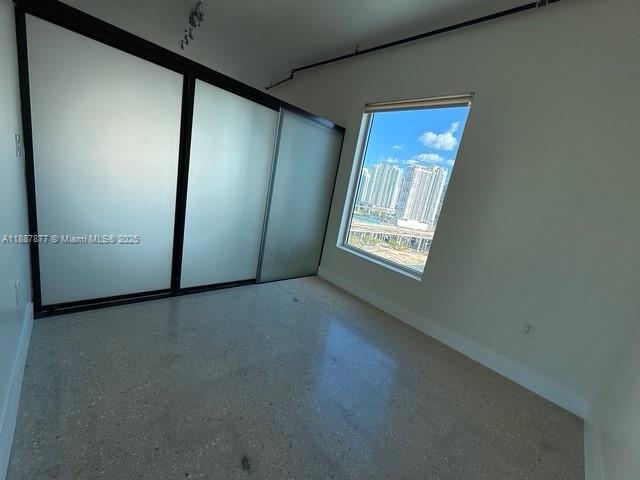 Building Photo - 10 SW South River Dr