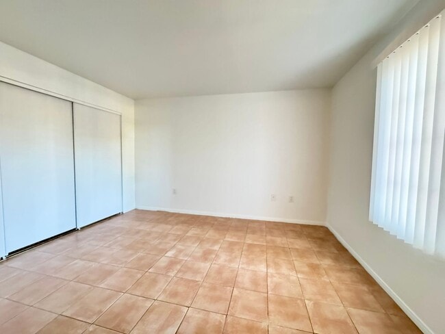 Building Photo - 3145 E Flamingo Rd