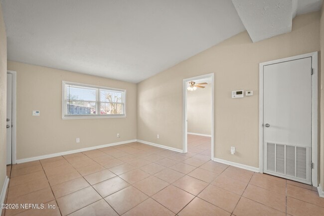 Building Photo - 909 Westgate Dr