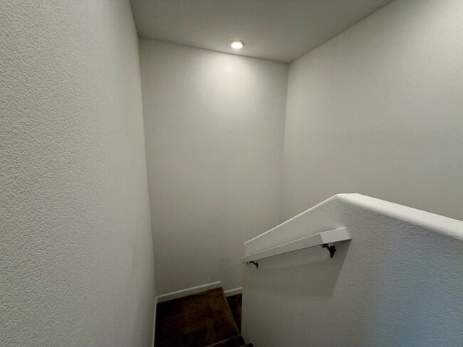 Building Photo - 3 BED 2.5 BATH 2 CAR GARAGE TOWNHOUSE FOR RENT LOCATED IN CADENCE MASTER COMMUNITY