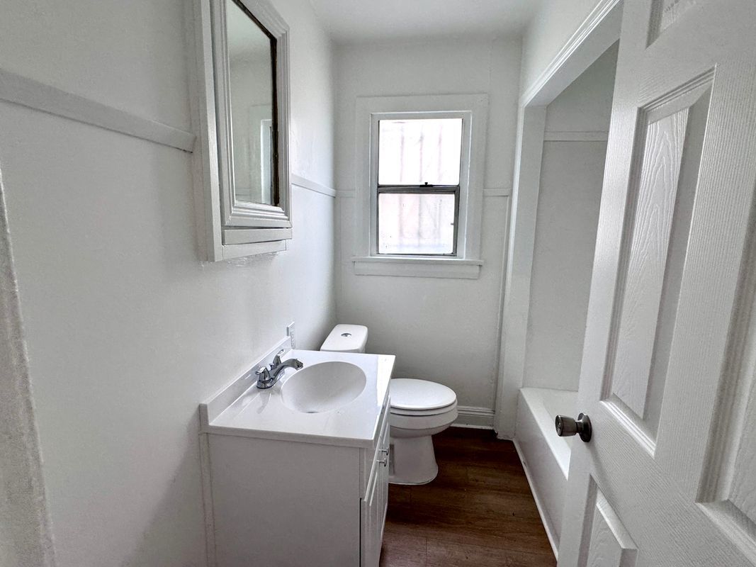 Building Photo - 540 W 107th St