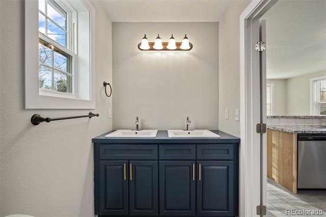 Building Photo - 444 N Spruce St