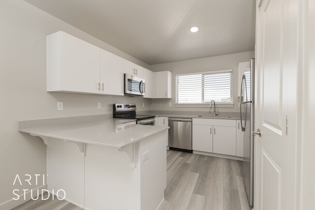 Building Photo - New Contemporary 2 Bedroom, 1 Bathroom in ...