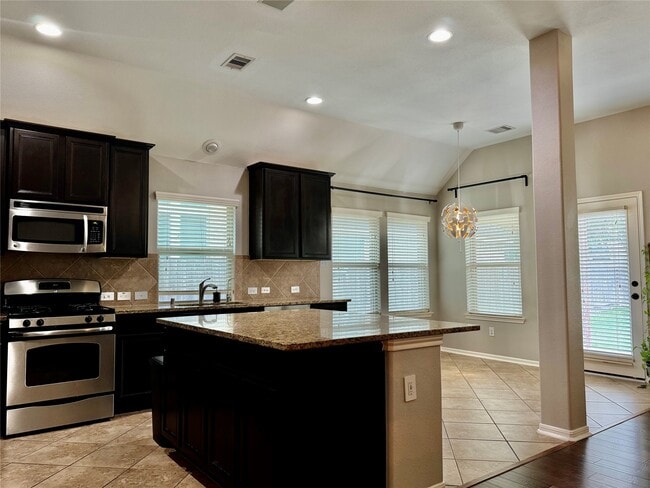 Building Photo - 28019 Canyon Wren Dr