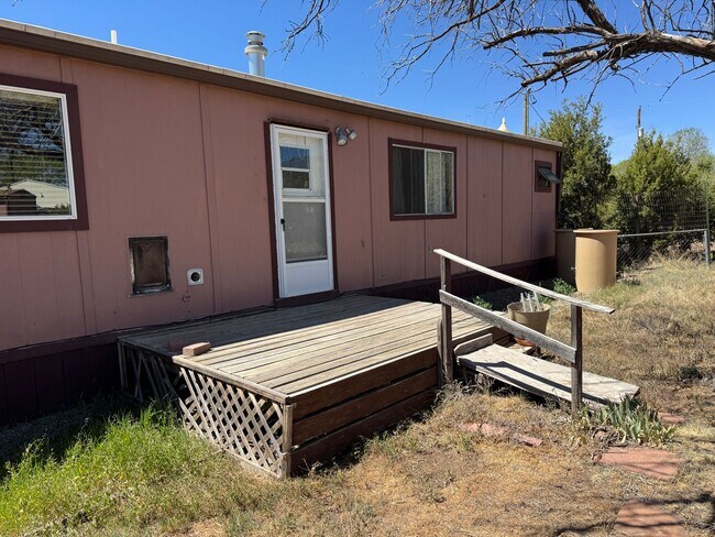 Building Photo - 3 Bedroom, 2 Bathroom Home in Tijeras, NM