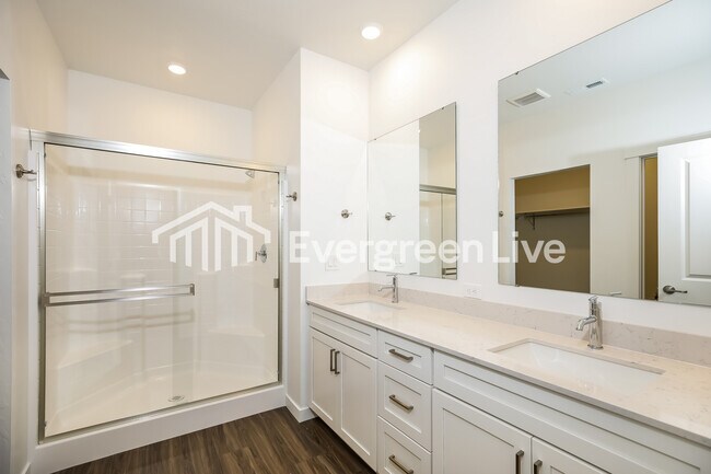 Building Photo - 214 Ravello St