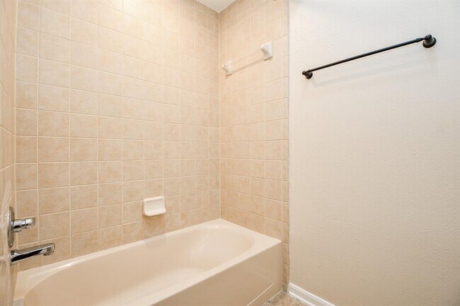 Building Photo - 3306 Silverbrook Ln