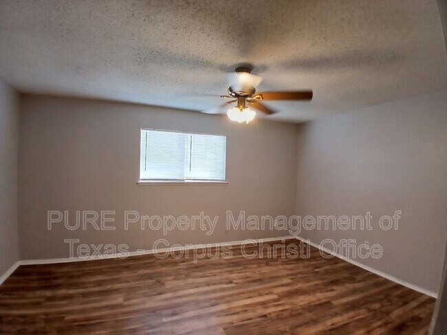 Building Photo - 5001 Middlecoff Cir