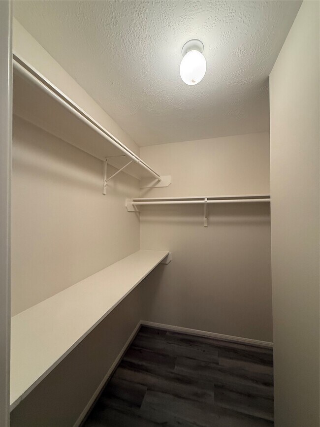 Building Photo - 12919 Deer Cove Ln