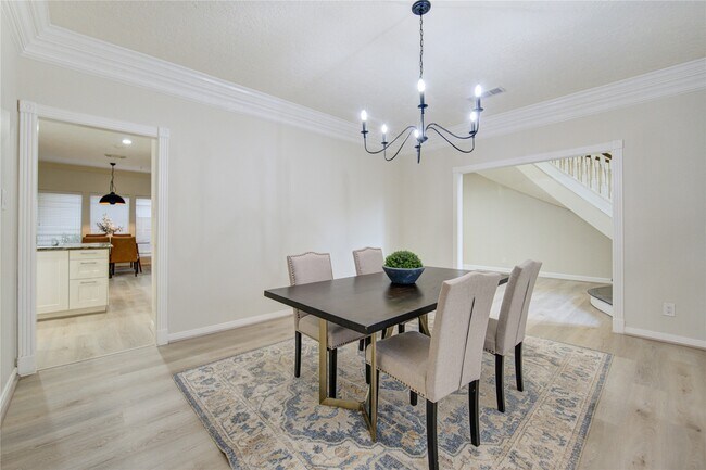 Building Photo - 714 Last Arrow Dr