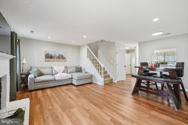 Building Photo - 11170 Hamlet Ct