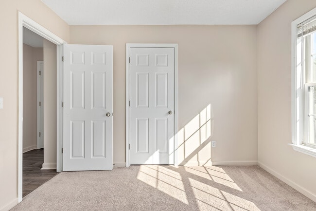 Building Photo - 33 Courtyard Way