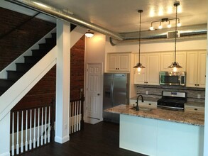 Building Photo - 16 S 13th St