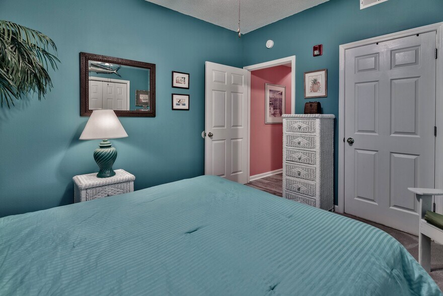 Building Photo - 320 Scenic Gulf Dr