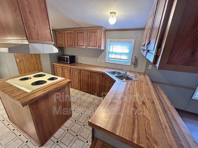 Building Photo - 1212 Stateline Rd