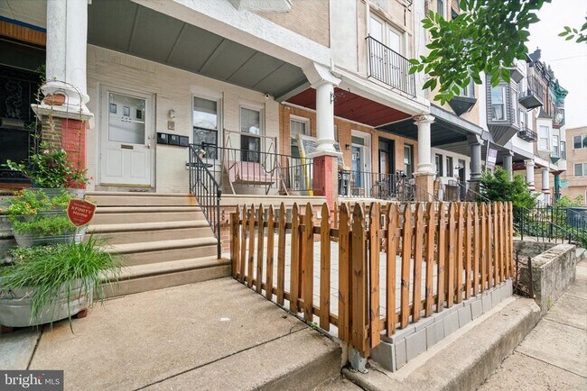 Building Photo - 655 N 33rd St